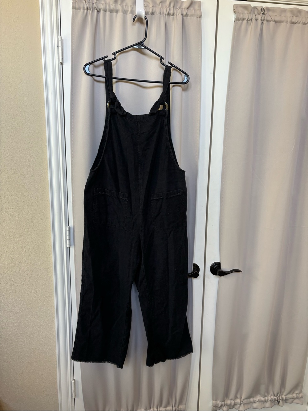 Billabong Black Frayed Cropped Wide-Leg Overalls Jumpsuit 100% cotton